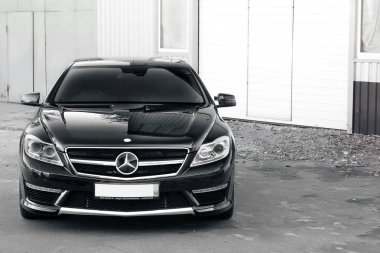 Kiev, Ukrayna; 25 Haziran 2013; Mercedes-Benz Cl65 Amg. Siyah ve beyaz fotoğraf. Editoryal fotoğraf.