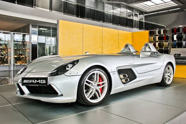 Kiev, October 2, 2013. Mercedes-Benz SLR McLaren Stirling Moss. AMG. Car headlights. Luxury Headlights. Editorial photo. — Stock Photo, Image