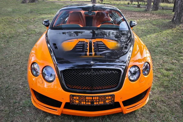 Kiev, Ucraina; 20 aprilie 2015. Bentley Continental GT Mansory. Fotografie editorială . — Fotografie, imagine de stoc