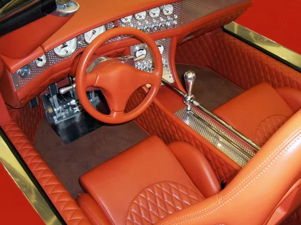 View of the interior of a modern automobile showing the dashboard — Stock Photo, Image