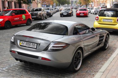 5 Eylül 2017. Kiev - Ukrayna. Şehir Merkezi. Hypercar. Ayarlama. Mercedes-Benz Slr Mclaren 722 Edition. Editoryal fotoğraf.