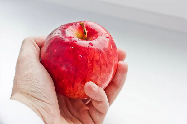 Red Apple Hand — Stock Photo, Image