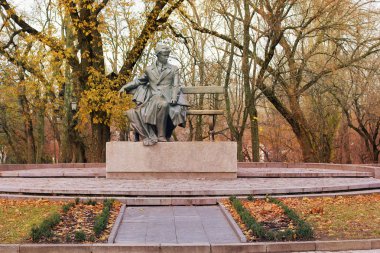 Anıt. Chernihiv. Ukraynalı şair Taras Şevçenko