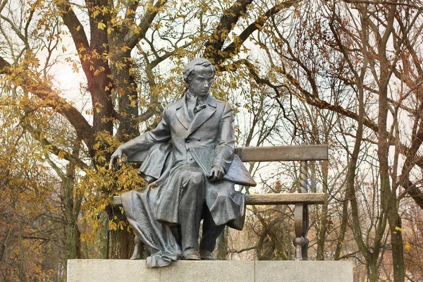 Denkmal für Taras Schewtschenko. Tschernihiw. — Stockfoto