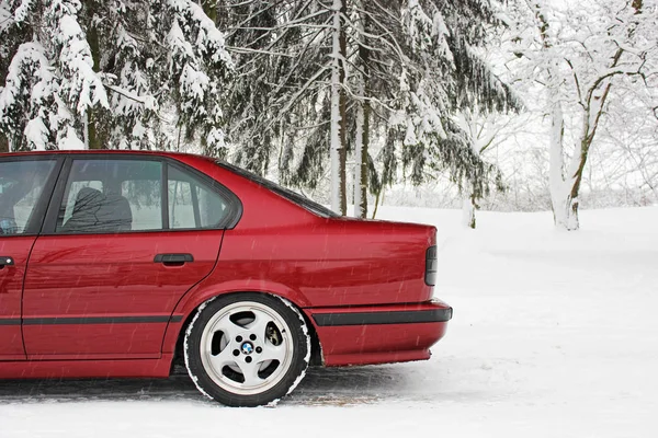 Kiev Ucrânia Dezembro 2017 Bmw 520 E34 Floresta Inverno Bmw — Fotografia de Stock