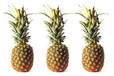 Beyaz arka planda ananas. Beyaz arkaplanda meyve