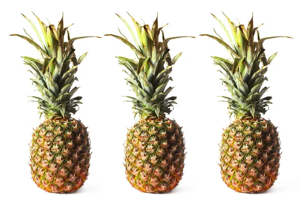 Ananas sur fond blanc. Fruits sur fond blanc — Photo