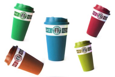 Chernihiv, Ukrayna - 14 Ocak 2020: Beyaz arka planda Starbucks Kupası