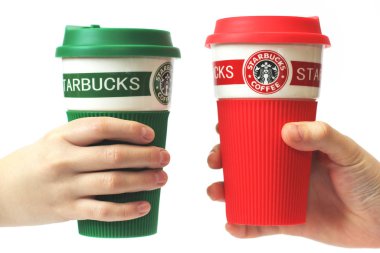 Chernihiv, Ukrayna - 14 Ocak 2020: Starbucks kupası beyaz arka planda