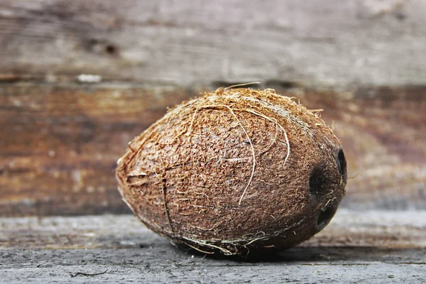 Coco Sobre Fundo Madeira Coco Perto — Fotografia de Stock