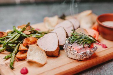 (Beef) steak of veal