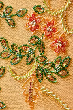 Parlak renklerin payetleri ve payetleri ile kumaş. Moda glitter kumaş, payetler. Parlak yüzey