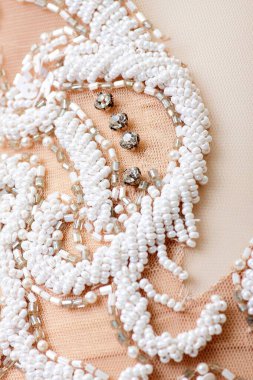 Parlak renklerin payetleri ve payetleri ile kumaş. Moda glitter kumaş, payetler. Parlak yüzey