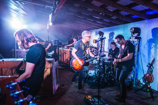 Matt maher mit band im norden carolina — Stockfoto