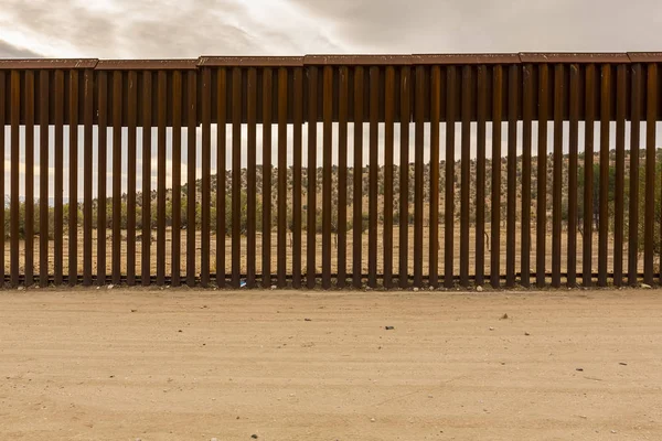 USA gränsen vägg med Mexiko — Stockfoto