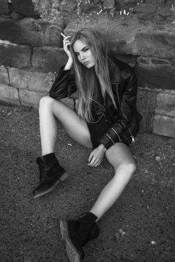 Grunge sokak moda kadın portre