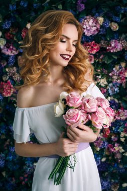 Çiçekli bahar kadın portre