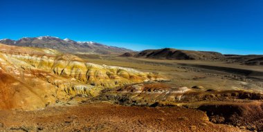 Renkli Altay dağlarında