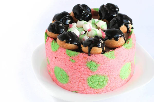 ピンクのおいしい自家製ケーキ — ストック写真