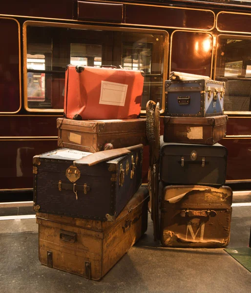 Vintage Photo Suitcases Platform Next Old Steam Train Locomotive — Stock Photo, Image