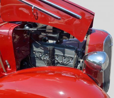 eski model araba motoru