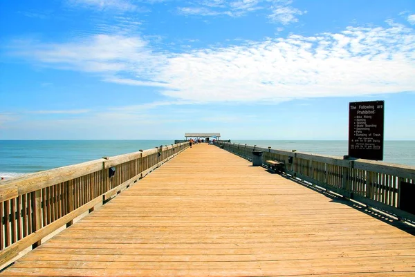 Oceánu rybářská pier pozadí — Stock fotografie