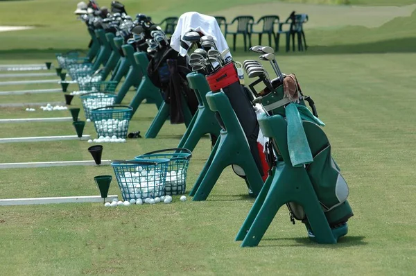 Golfbagar på Golfskolan — Stockfoto