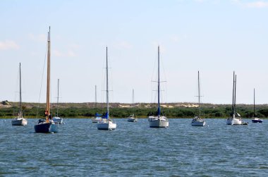 Teknelerden bağlantılı Nehri üzerinde