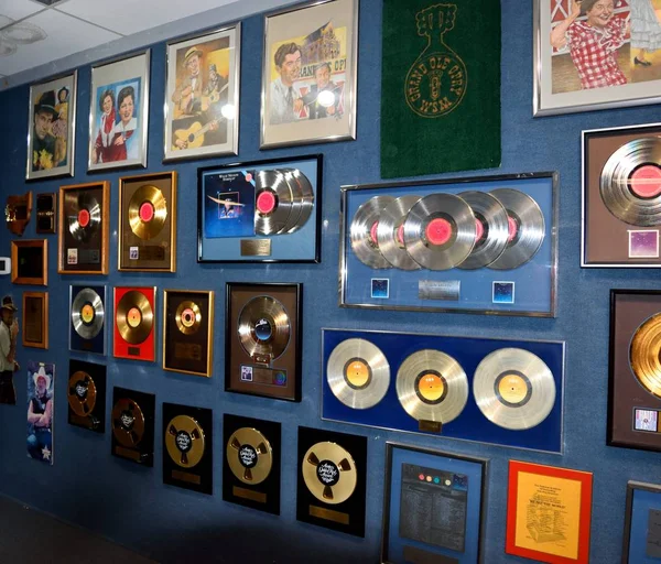 Willie Nelson Museum Displaying Gold Record Awards Famous Entertainers Nashville — Stock Photo, Image