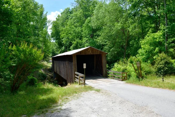 Elder Mill, Watkinsville, Geoegia 'daki köprüyü 1897' de inşa etti.