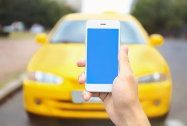 Taksi çağıran cellphone ile el