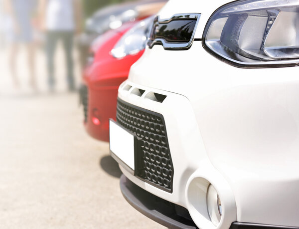 Припаркованные автомобили на продажу
