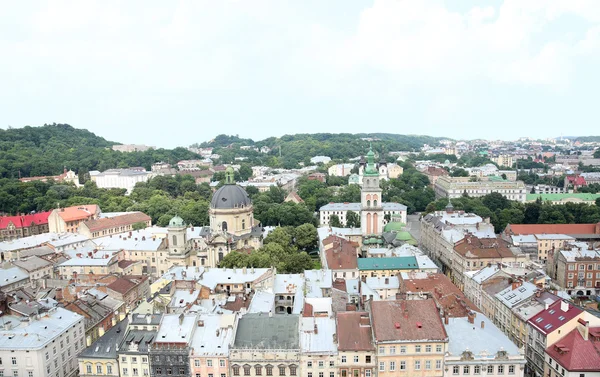 Stadtlandschaft bei sonnigem Tag — Stockfoto