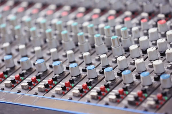 Σύγχρονη mixer στο studio — Φωτογραφία Αρχείου