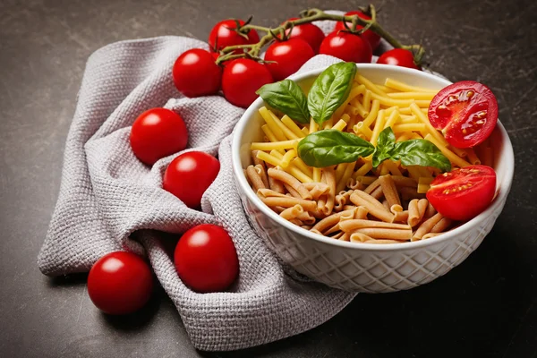 Verschillende soorten droge pasta — Stockfoto