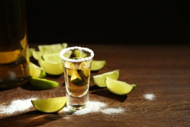 Kireç ile altın tequila 