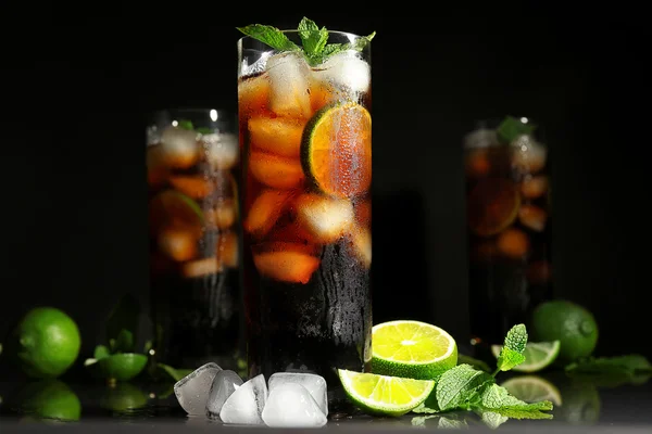 Cuba libre cocktail — Stockfoto