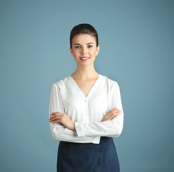 Junge schöne Geschäftsfrau — Stockfoto