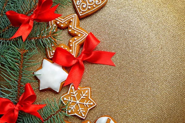 Délicieux biscuits avec décoration de Noël — Photo