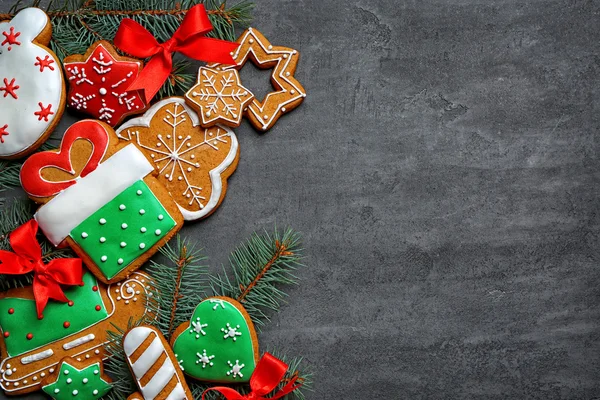Läckra kakor med juldekoration — Stockfoto