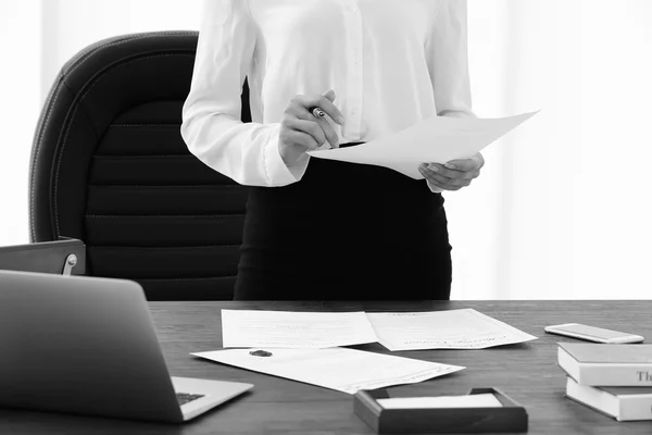 Successful businesswoman working with documents in office. Retro style — Stock Photo, Image