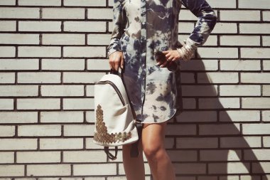 kadın moda detayları ile