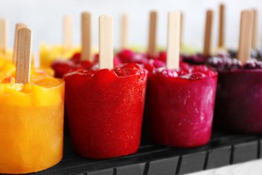 Meyve lezzetli dondurma 