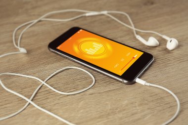 Modern Smartphone ile kulaklık 