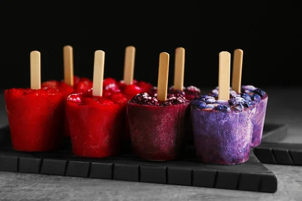 Sabroso helado de frutas —  Fotos de Stock
