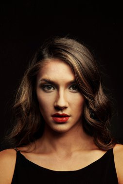 makyaj ile güzel bir kadın