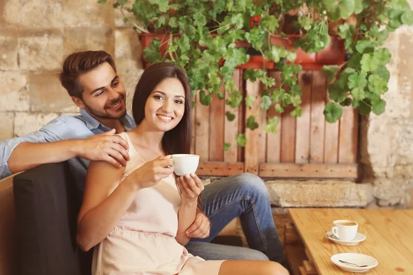 Couple drinking coffee — Stock Photo, Image