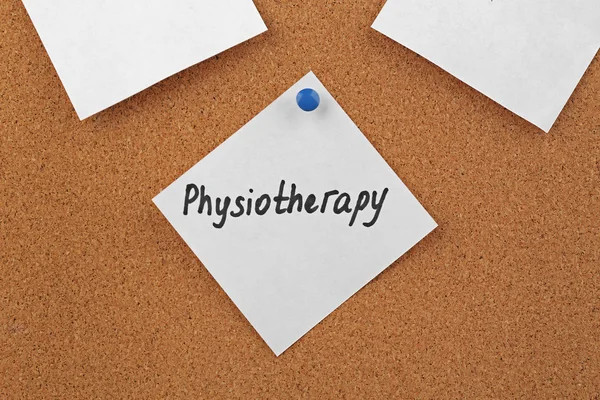 Word PHYSIOTHERAPY on sticky note — Stock Photo, Image