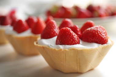 lezzetli kek çilek ile 