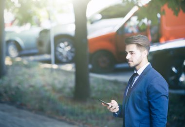 Smartphone kullanarak avukat 
